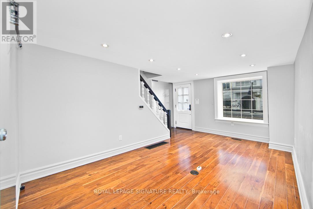 136 Trafalgar Road, Oakville, Ontario  L6J 3G5 - Photo 4 - W13004268