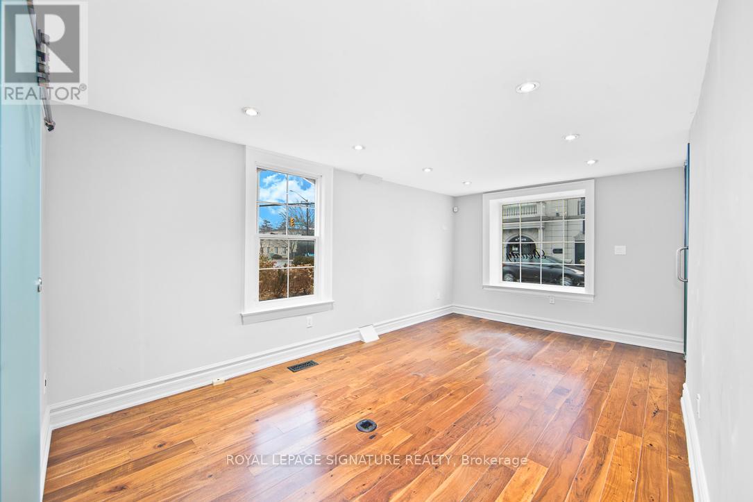 136 Trafalgar Road, Oakville, Ontario  L6J 3G5 - Photo 5 - W13004268