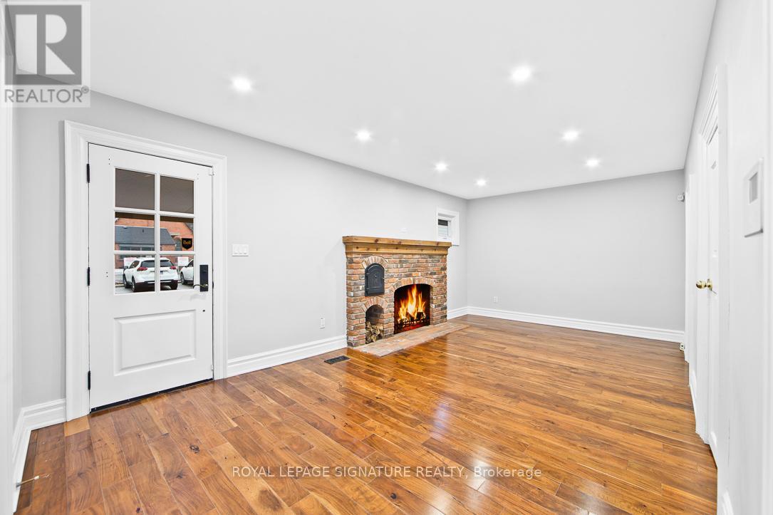 136 Trafalgar Road, Oakville, Ontario  L6J 3G5 - Photo 7 - W13004268