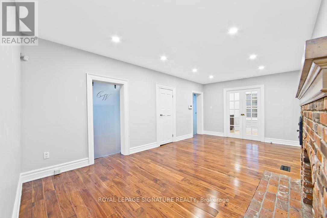 136 Trafalgar Road, Oakville, Ontario  L6J 3G5 - Photo 8 - W13004268