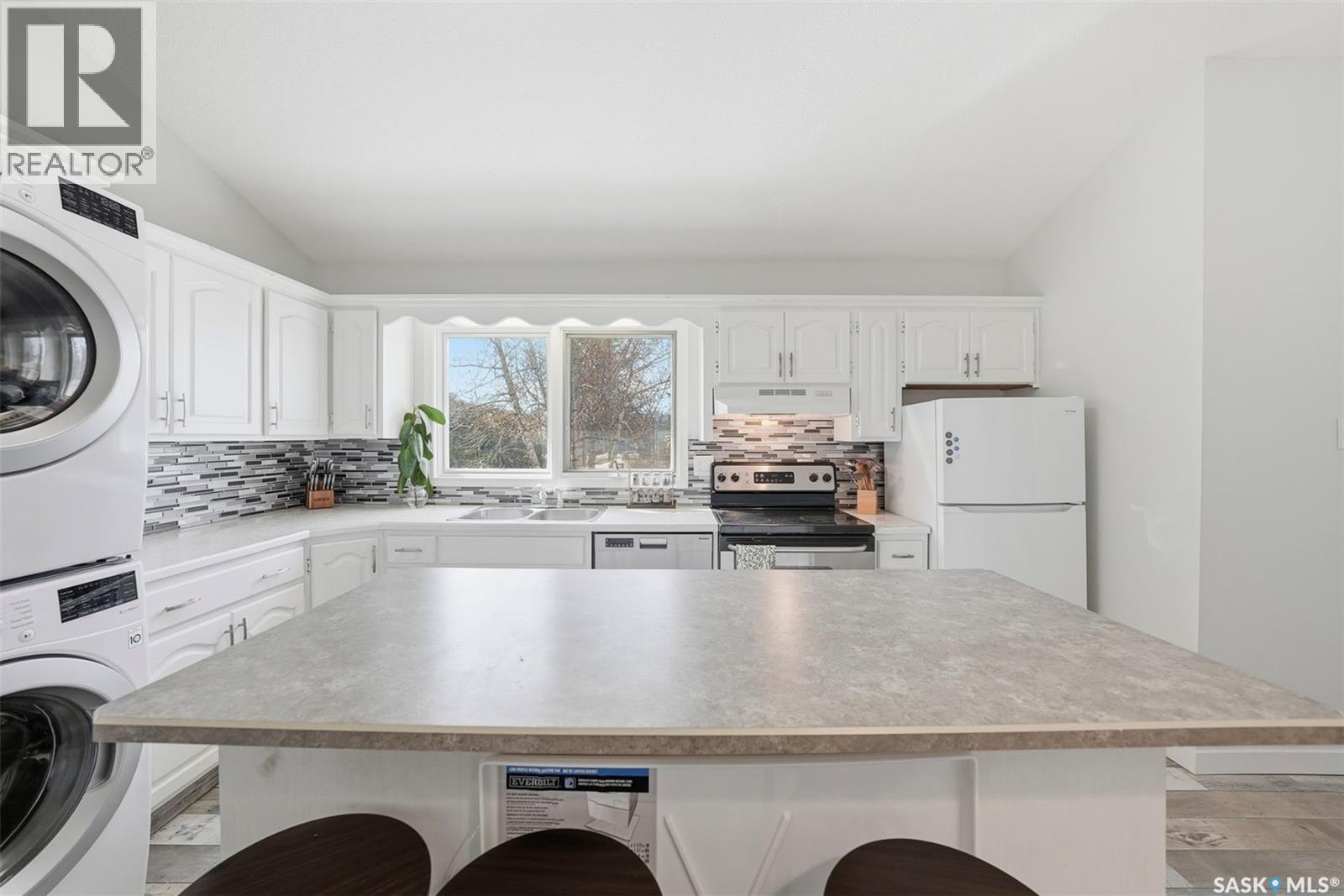 27 Lindsay Drive, Saskatoon, Saskatchewan  S7H 3E2 - Photo 7 - SK032920