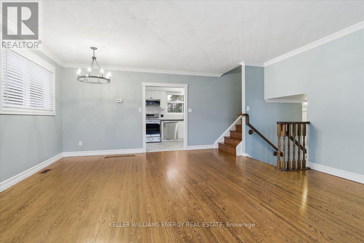 317 Central Park Boulevard N, Oshawa, Ontario  L1G 5Z5 - Photo 3 - E13004358