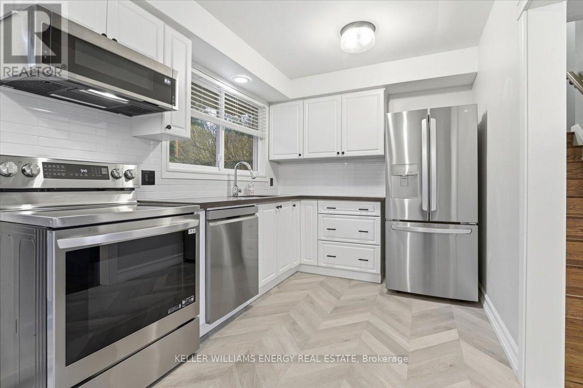 317 Central Park Boulevard N, Oshawa, Ontario  L1G 5Z5 - Photo 4 - E13004358