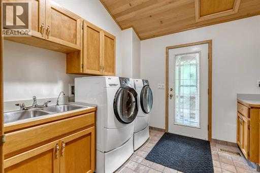 240 Essex Street, Carbon, Alberta  T0M 0L0 - Photo 15 - A2295860