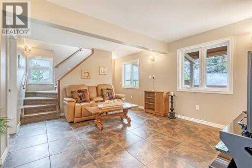 240 Essex Street, Carbon, Alberta  T0M 0L0 - Photo 16 - A2295860