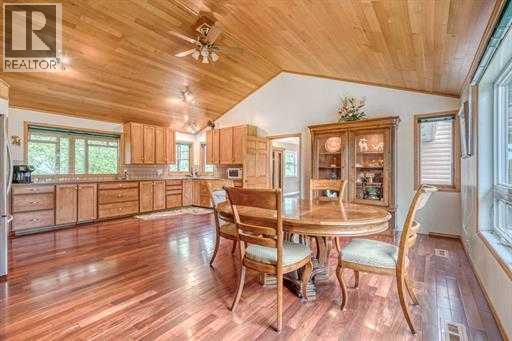 240 Essex Street, Carbon, Alberta  T0M 0L0 - Photo 9 - A2295860