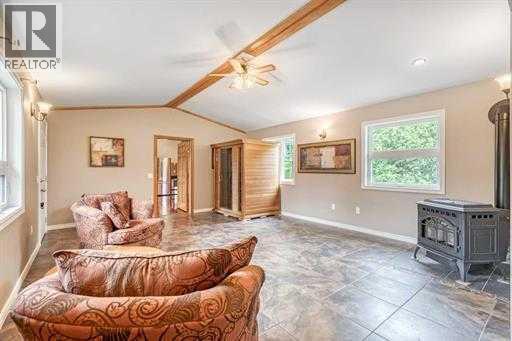 240 Essex Street, Carbon, Alberta  T0M 0L0 - Photo 13 - A2295860