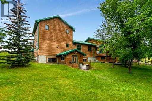 240 Essex Street, Carbon, Alberta  T0M 0L0 - Photo 2 - A2295860