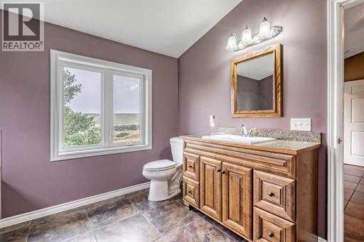 240 Essex Street, Carbon, Alberta  T0M 0L0 - Photo 32 - A2295860