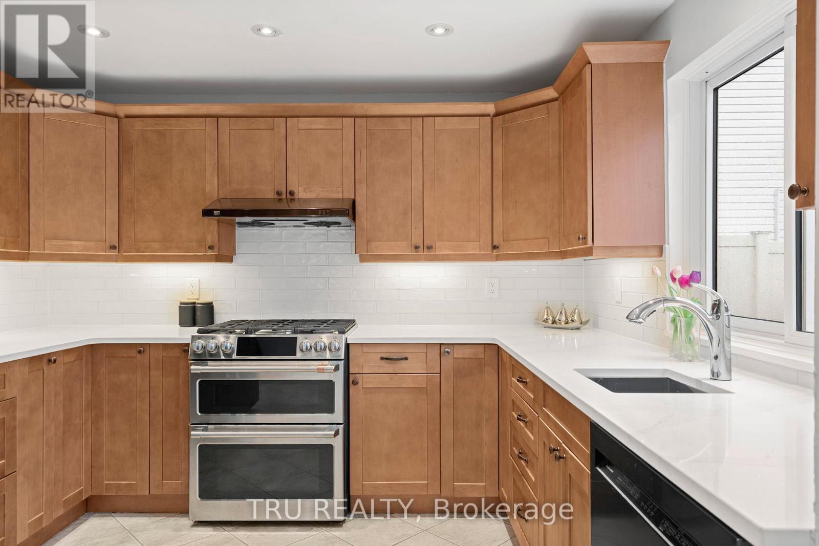 256 Hoylake Crescent, Ottawa, Ontario  K1E 2M8 - Photo 14 - X13004376