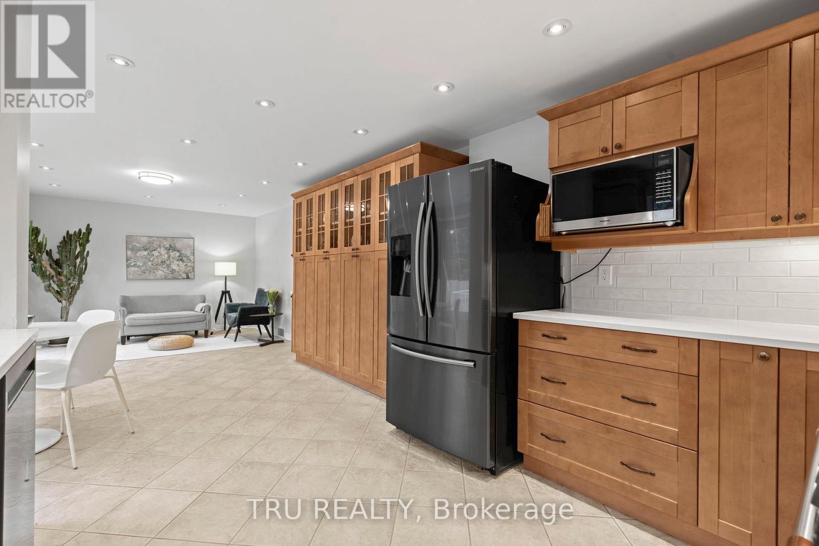 256 Hoylake Crescent, Ottawa, Ontario  K1E 2M8 - Photo 16 - X13004376