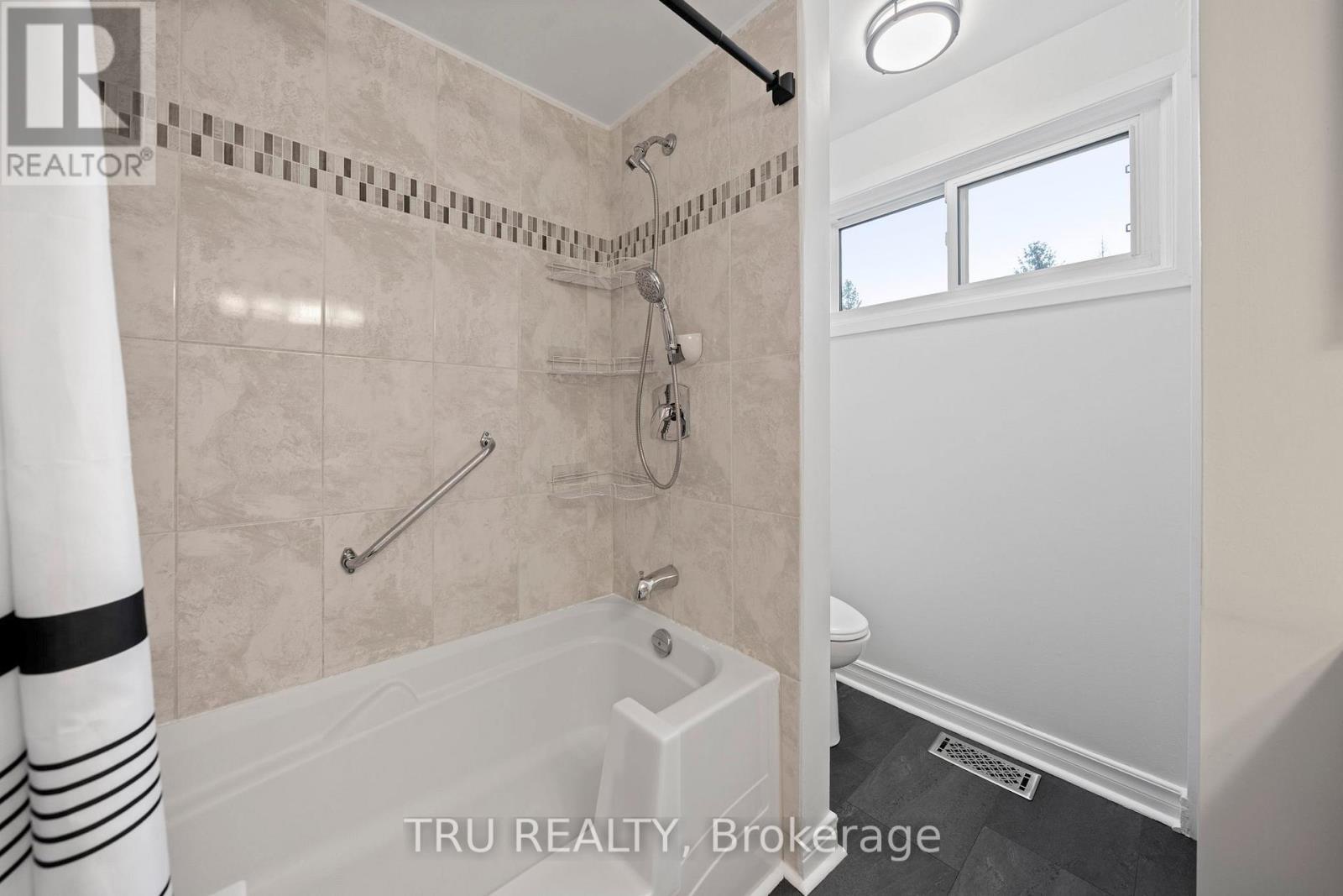 256 Hoylake Crescent, Ottawa, Ontario  K1E 2M8 - Photo 33 - X13004376