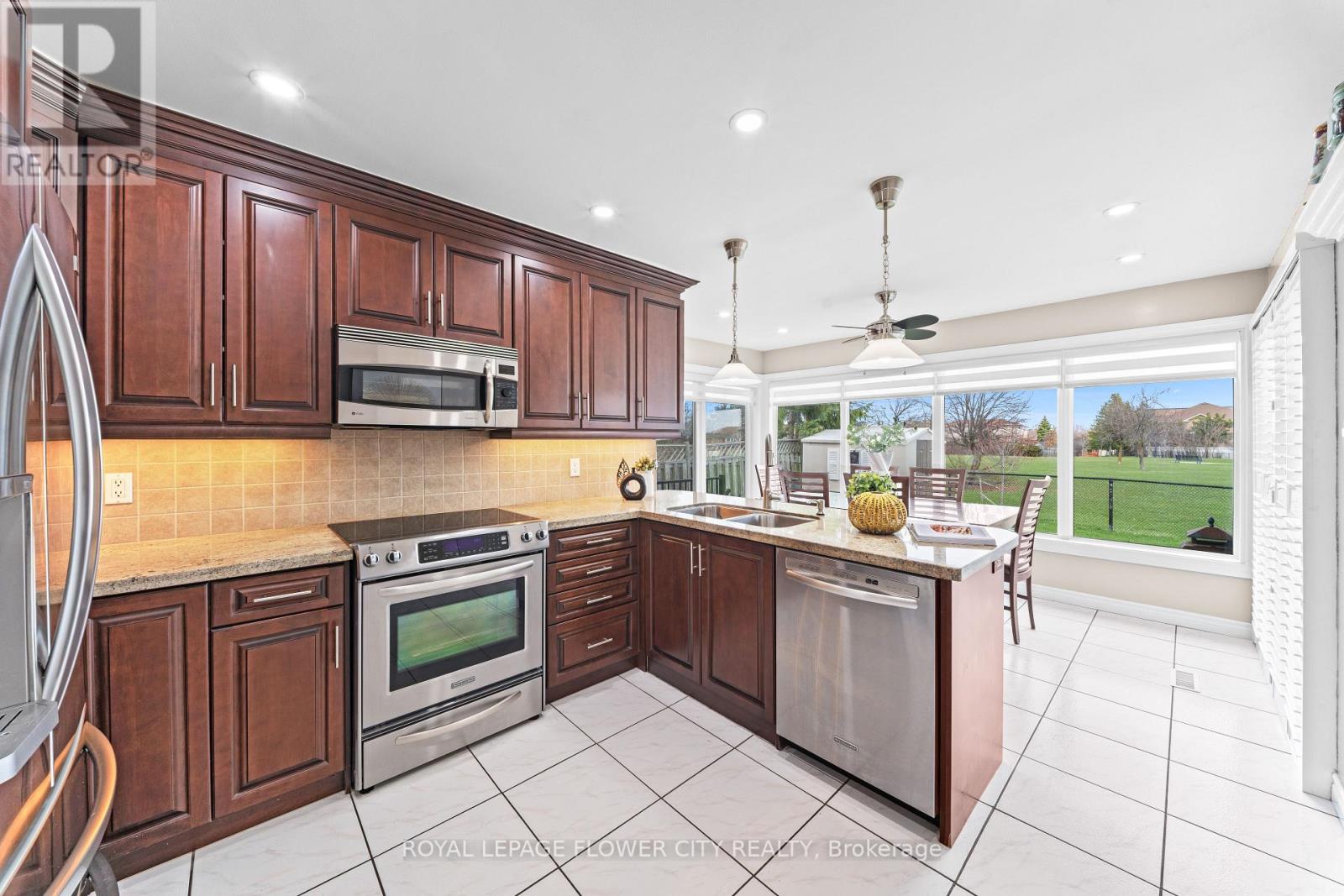 60 Newgreen Crescent, Brampton, Ontario  L6S 4Y5 - Photo 14 - W12827762