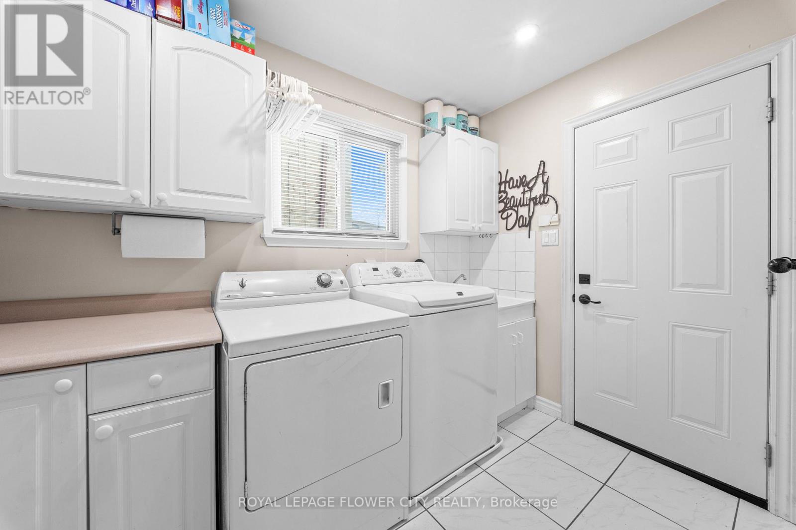 60 Newgreen Crescent, Brampton, Ontario  L6S 4Y5 - Photo 20 - W12827762