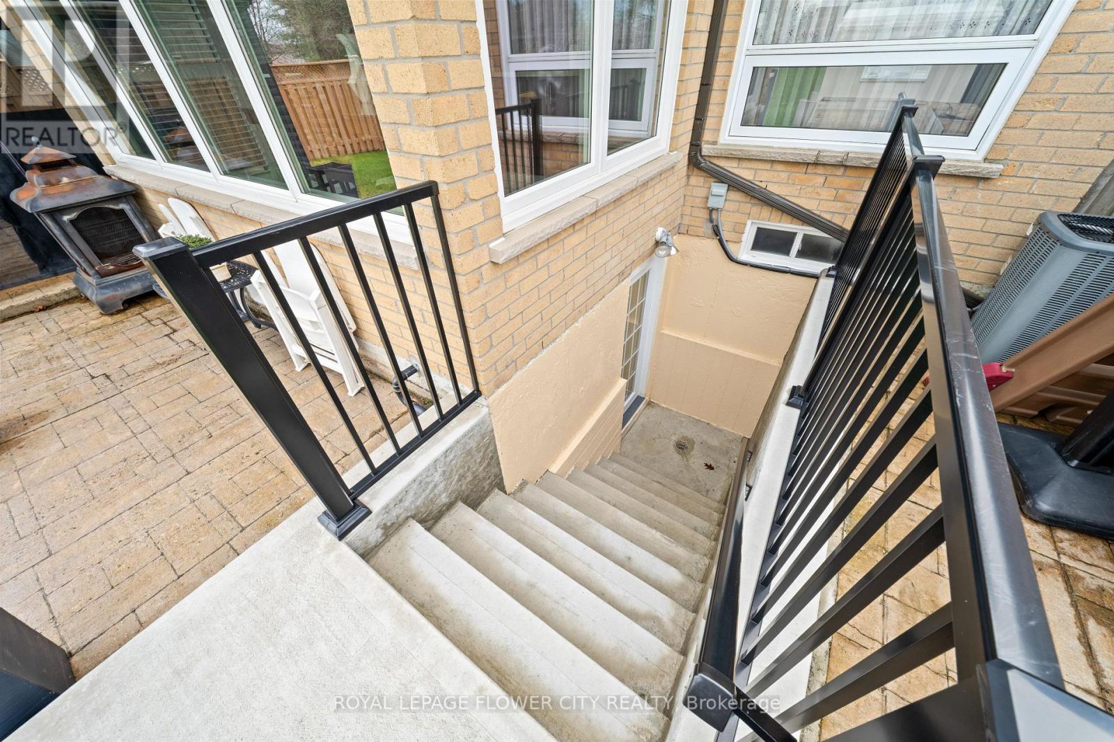 60 Newgreen Crescent, Brampton, Ontario  L6S 4Y5 - Photo 40 - W12827762