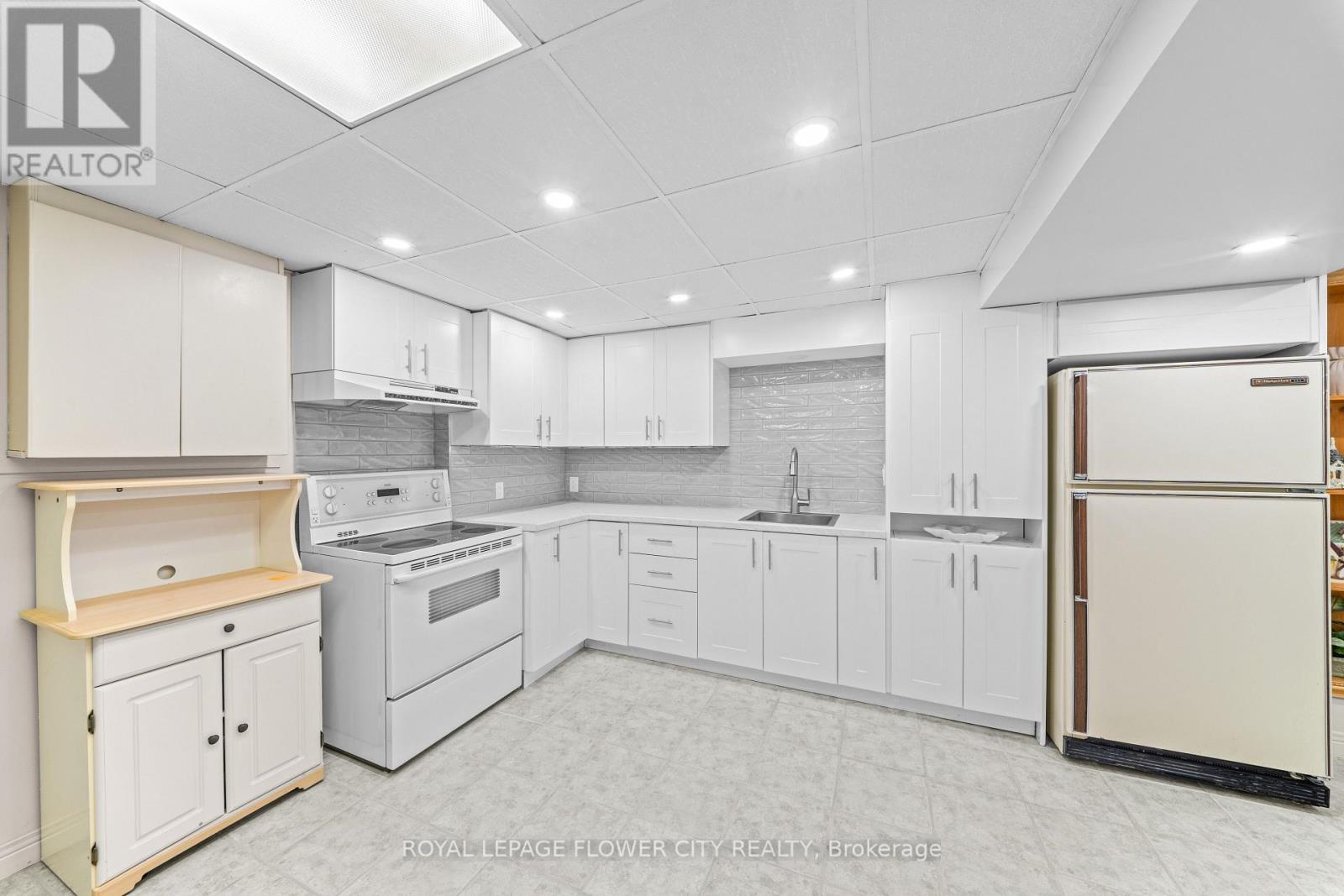 60 Newgreen Crescent, Brampton, Ontario  L6S 4Y5 - Photo 35 - W12827762