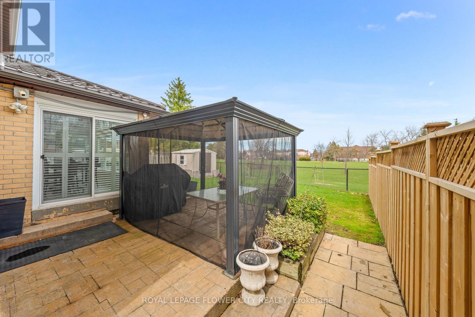 60 Newgreen Crescent, Brampton, Ontario  L6S 4Y5 - Photo 41 - W12827762