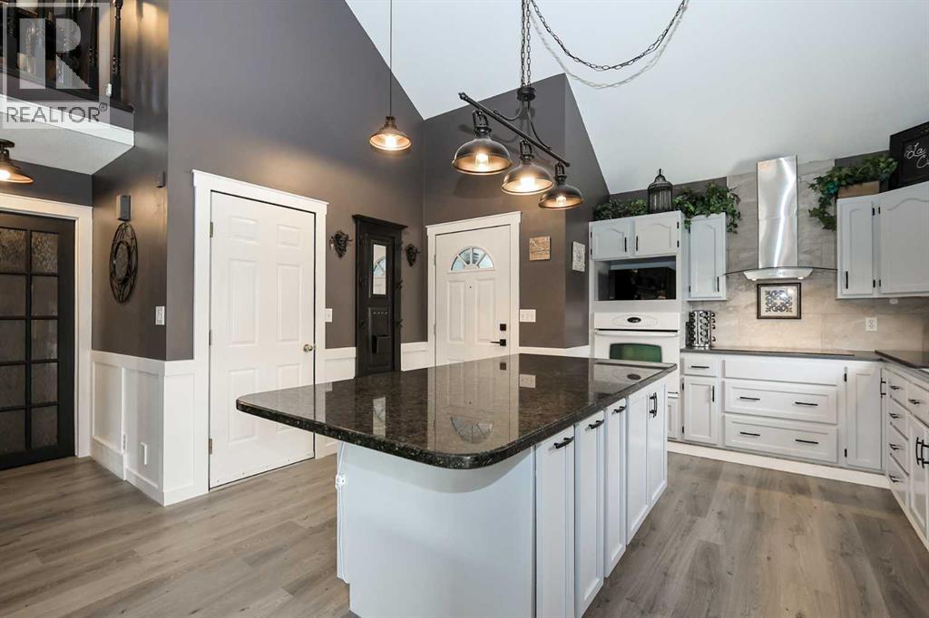 25 Kee Close, Red Deer, Alberta  T4P 3M4 - Photo 3 - A2302272