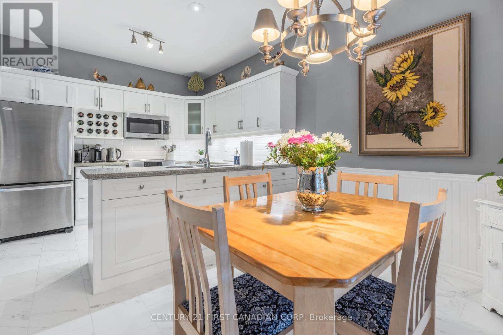 Photo 19 of 33 for 1 - 205 North Centre Road