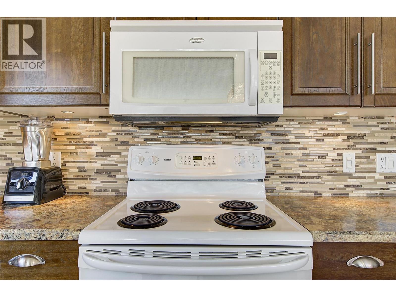 573 Spruceview Place N Kelowna, BC V1V1S7_11