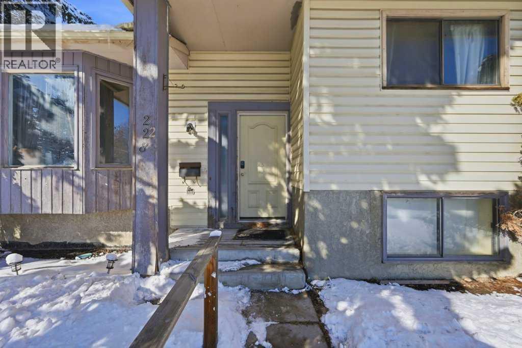 228 Castleridge Drive Ne, Calgary, Alberta  T3J 1X3 - Photo 3 - A2290793