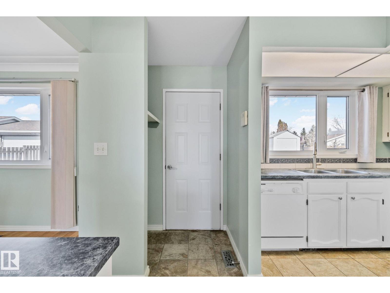 2016 138 Av Nw, Edmonton, Alberta  T5Y 1K6 - Photo 16 - E4482462