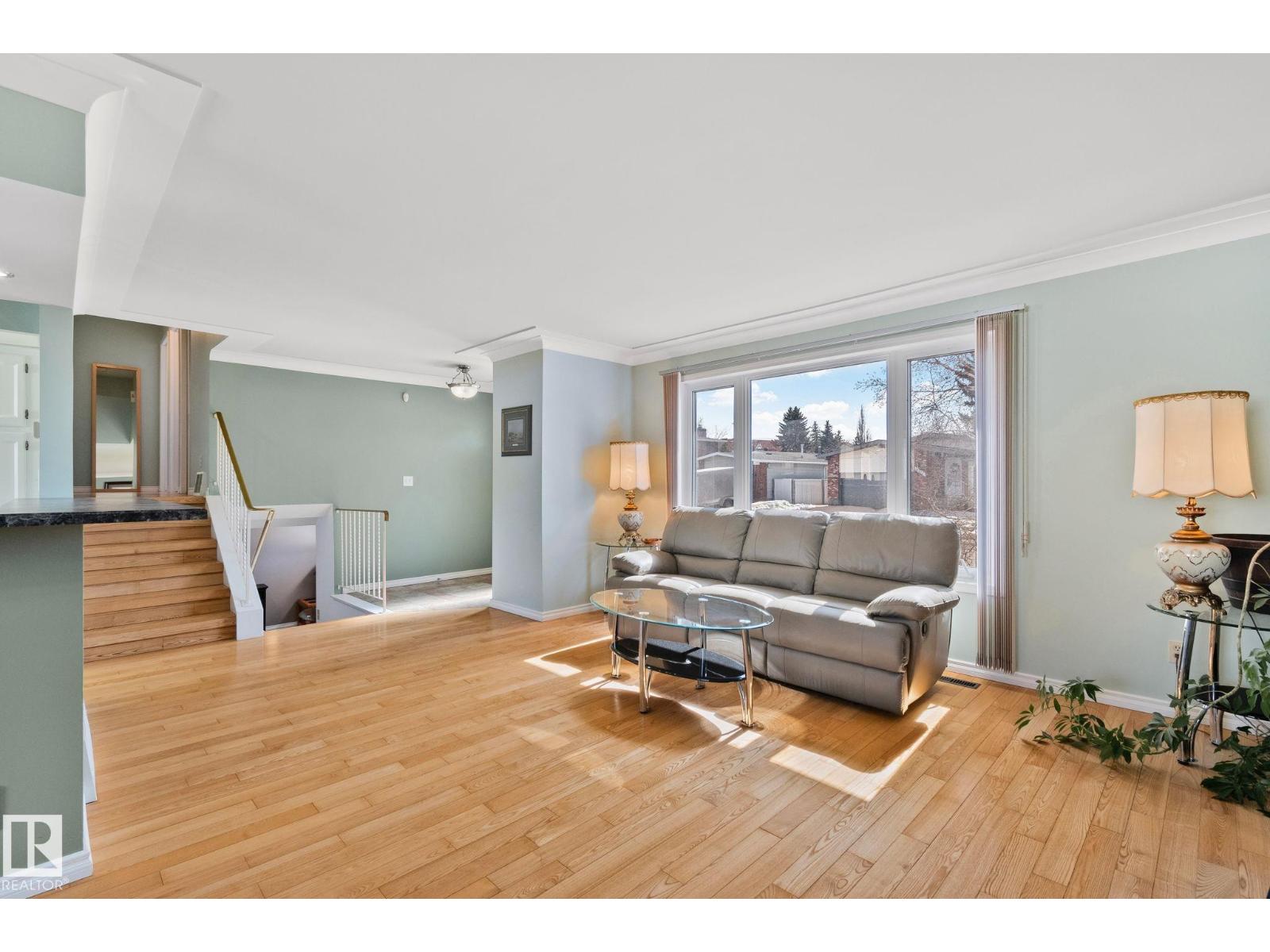 2016 138 Av Nw, Edmonton, Alberta  T5Y 1K6 - Photo 4 - E4482462