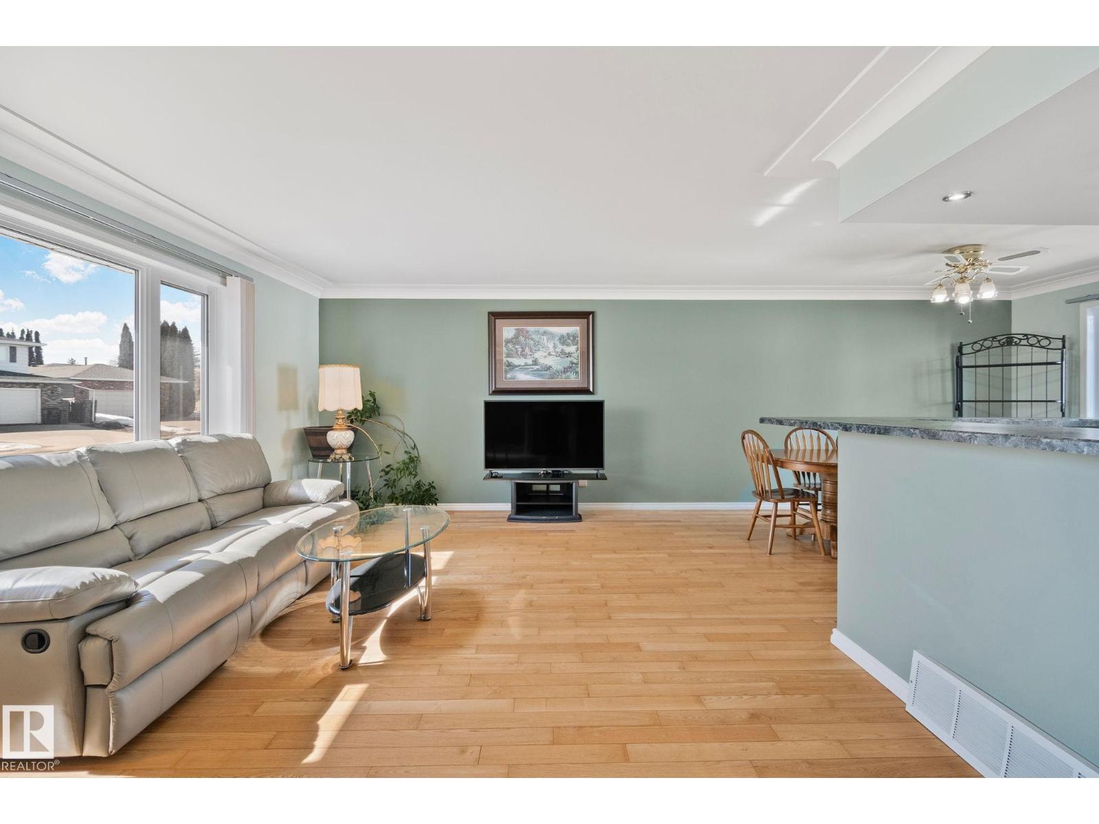 2016 138 Av Nw, Edmonton, Alberta  T5Y 1K6 - Photo 6 - E4482462