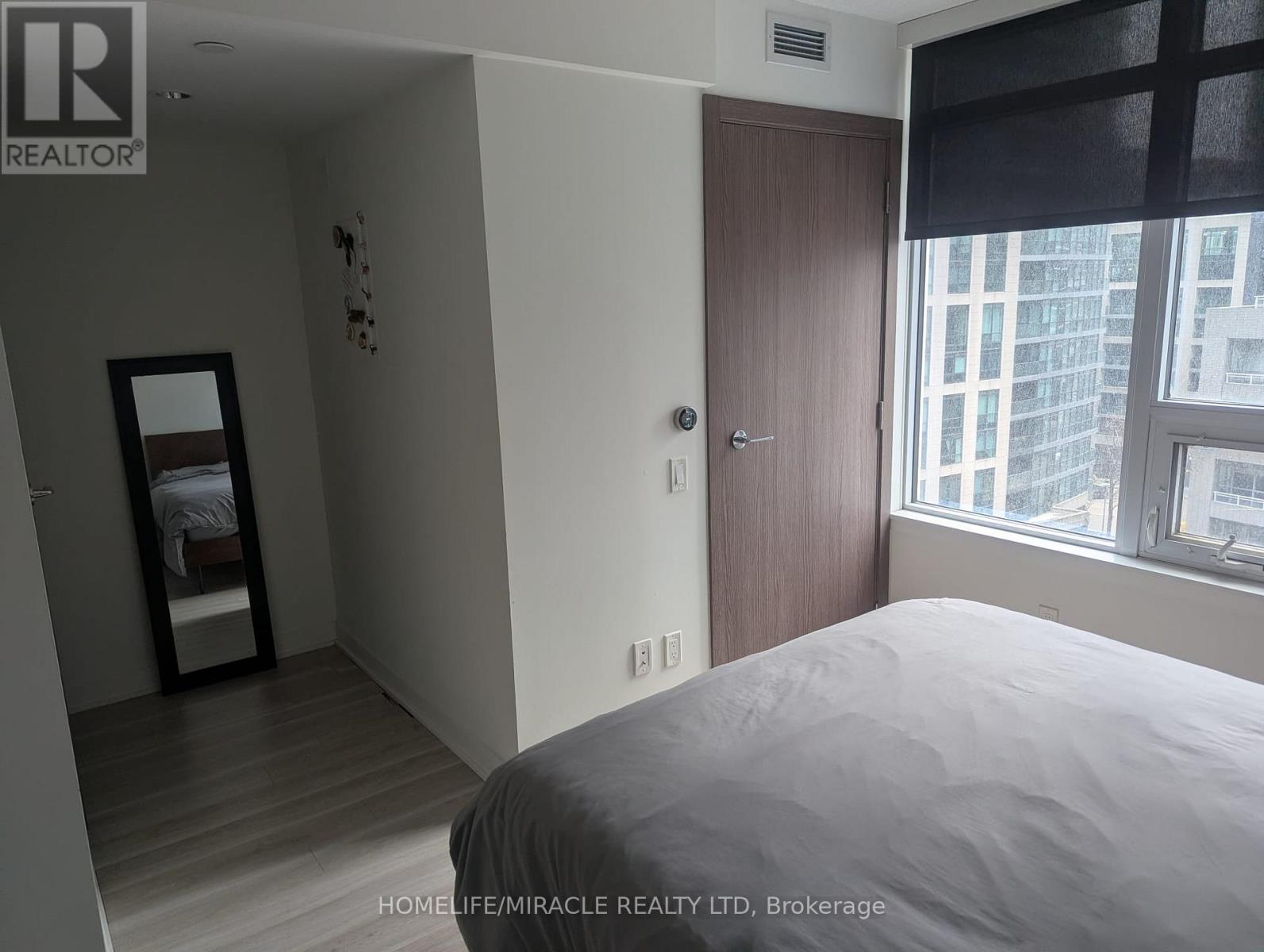 712 - 19 Bathurst Street, Toronto, Ontario  M5V 0N2 - Photo 3 - C13004338