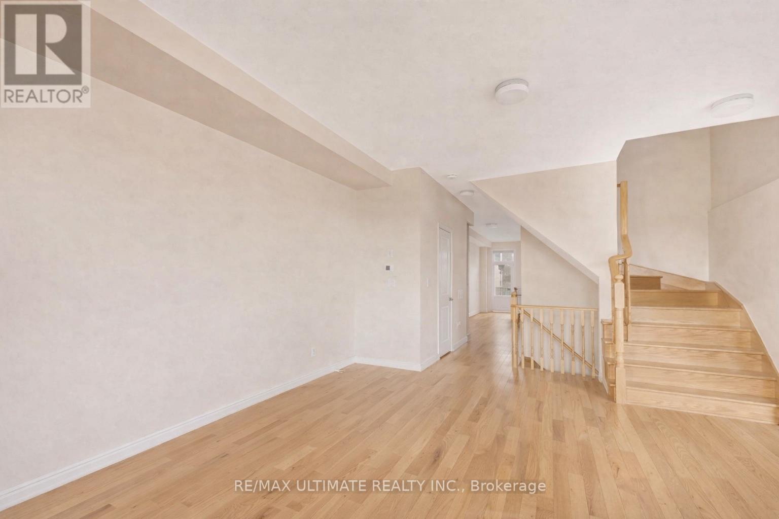 2632 Castlegate Crossing Drive, Pickering, Ontario  L1X 0H6 - Photo 4 - E13004356