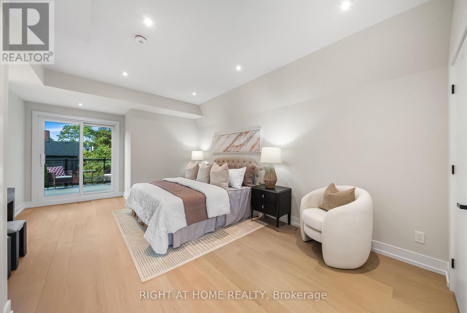 98 Dixon Avenue, Toronto, Ontario  M4L 1N7 - Photo 31 - E12918542