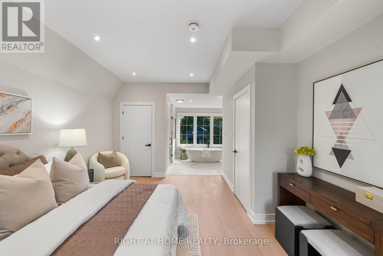 98 Dixon Avenue, Toronto, Ontario  M4L 1N7 - Photo 32 - E12918542