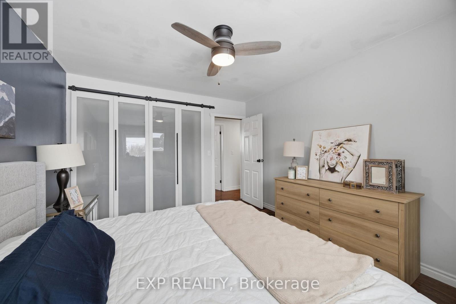 597 Gold Street, Warwick, Ontario N0M 2S0 - Photo 17 - X12864380