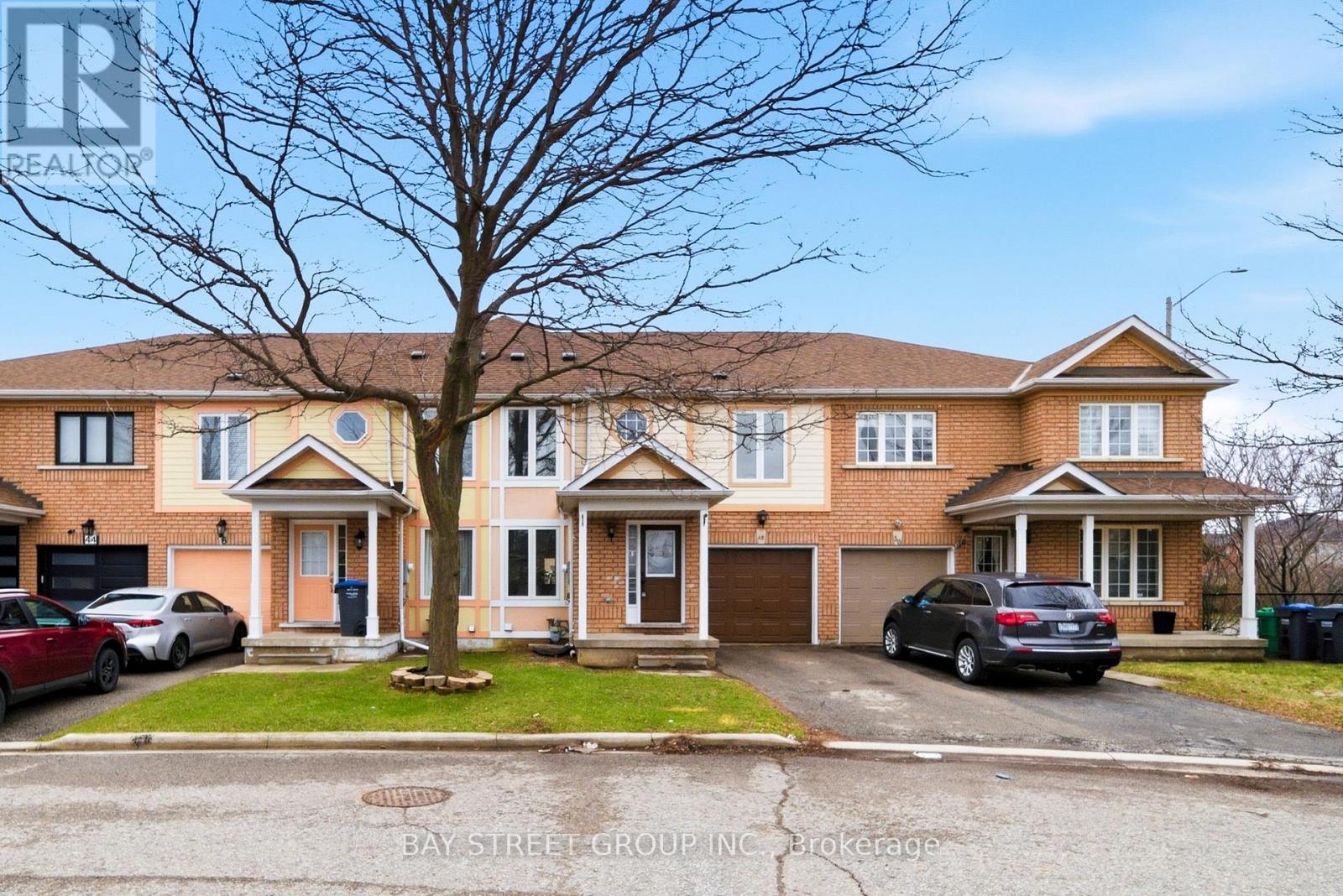 48 Heartleaf Crescent, Brampton, Ontario  L7A 2B7 - Photo 2 - W13004316