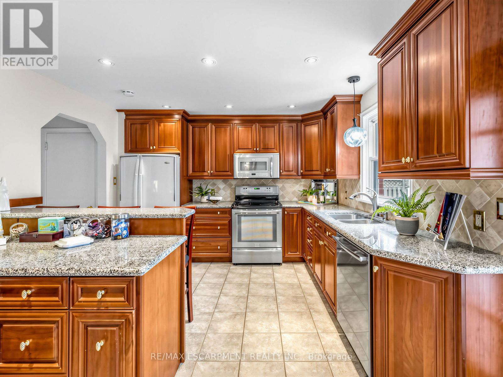 33 Mill Street S, Brampton, Ontario  L6Y 1S7 - Photo 12 - W13004328