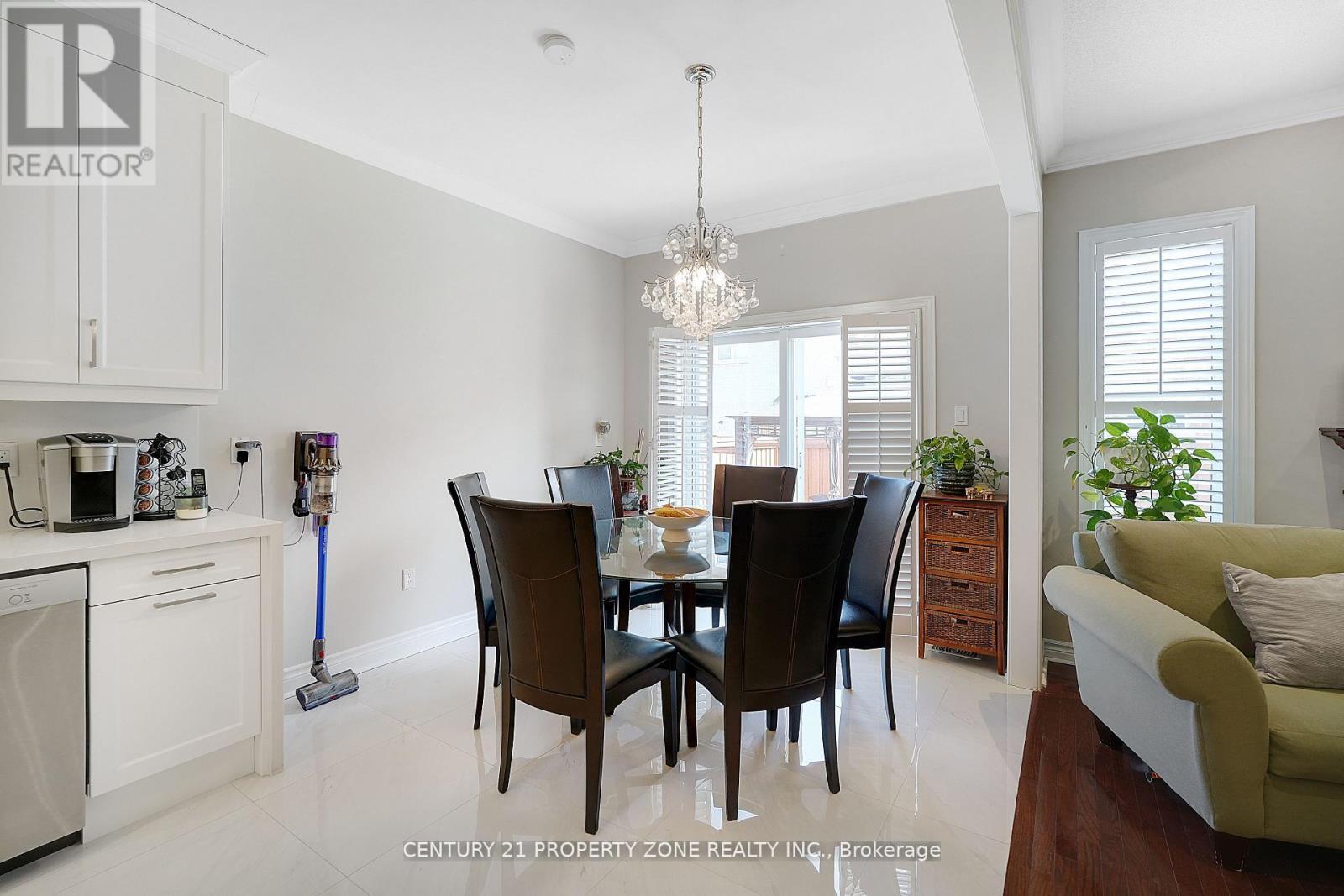 38 Castlegate Boulevard, Brampton, Ontario  L6P 2L3 - Photo 9 - W13004390