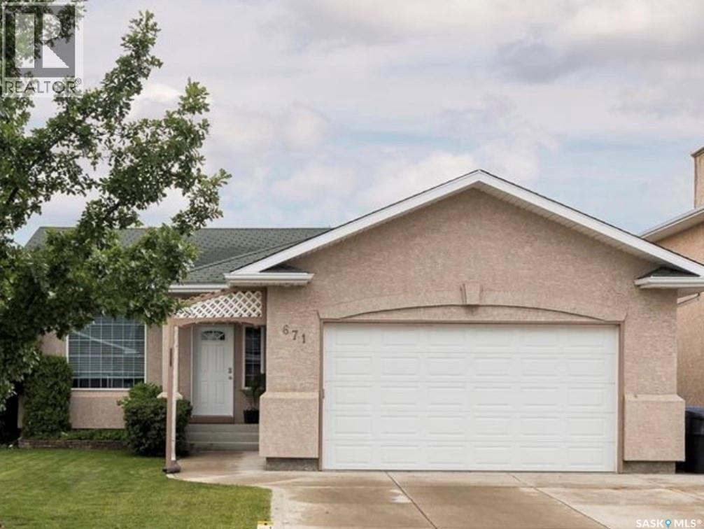 671 Fairbrother PLACE, Saskatoon, Saskatchewan