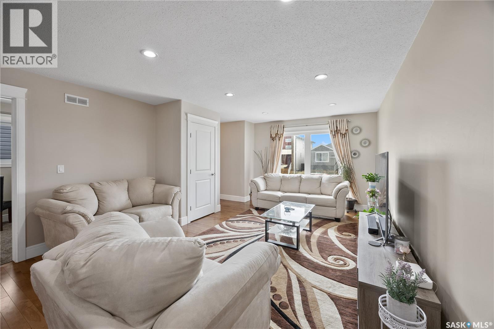 350 Marlatte Street, Saskatoon, Saskatchewan  S7W 0S7 - Photo 6 - SK033042