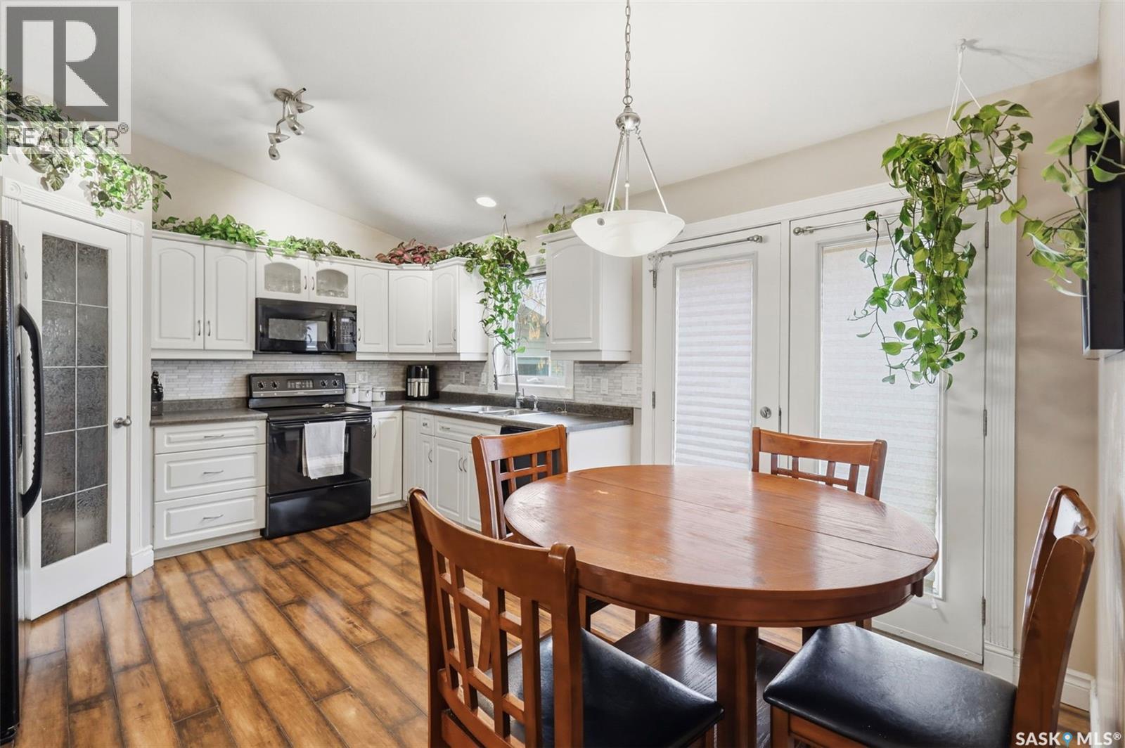 402 Overholt Crescent, Saskatoon, Saskatchewan  S7N 4S9 - Photo 12 - SK033018