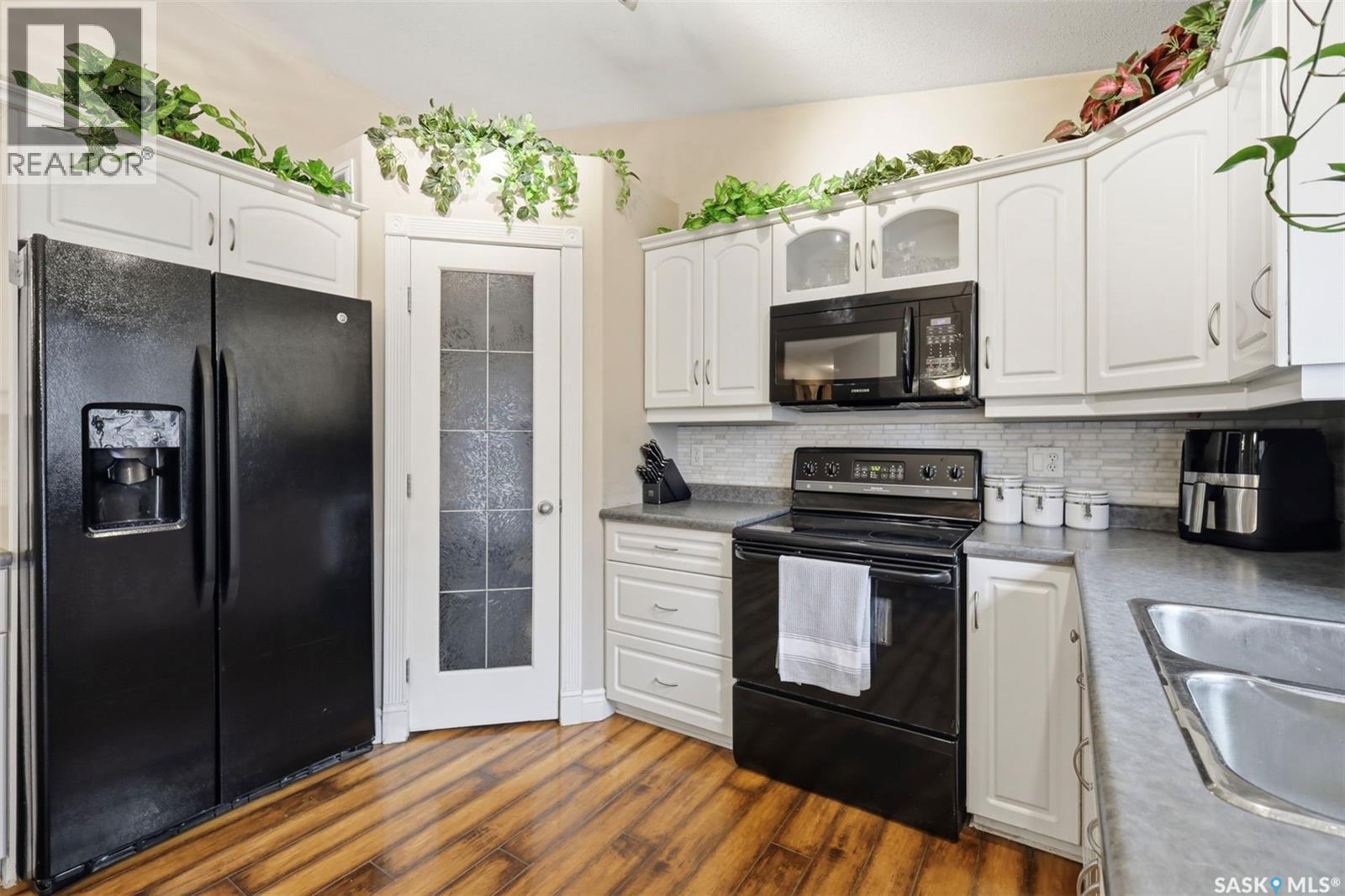 402 Overholt Crescent, Saskatoon, Saskatchewan  S7N 4S9 - Photo 7 - SK033018