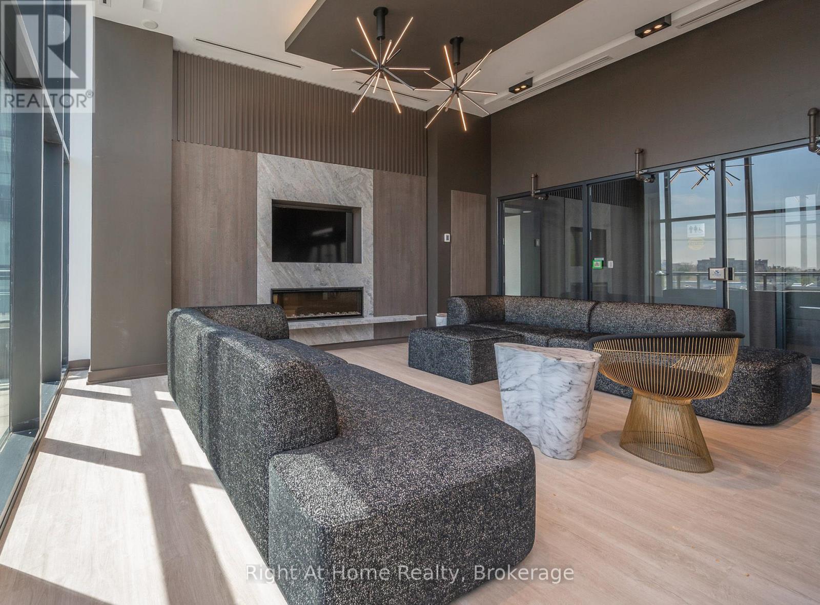 B426 - 1119 Cooke Boulevard, Burlington, Ontario  L7T 0C7 - Photo 36 - W12999658