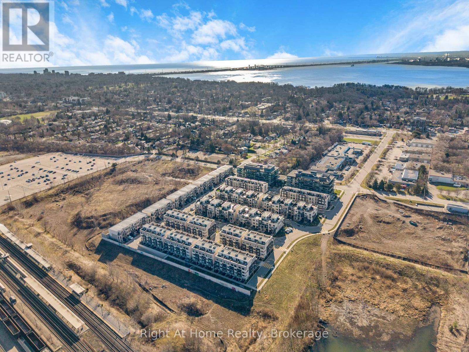 B426 - 1119 Cooke Boulevard, Burlington, Ontario  L7T 0C7 - Photo 43 - W12999658