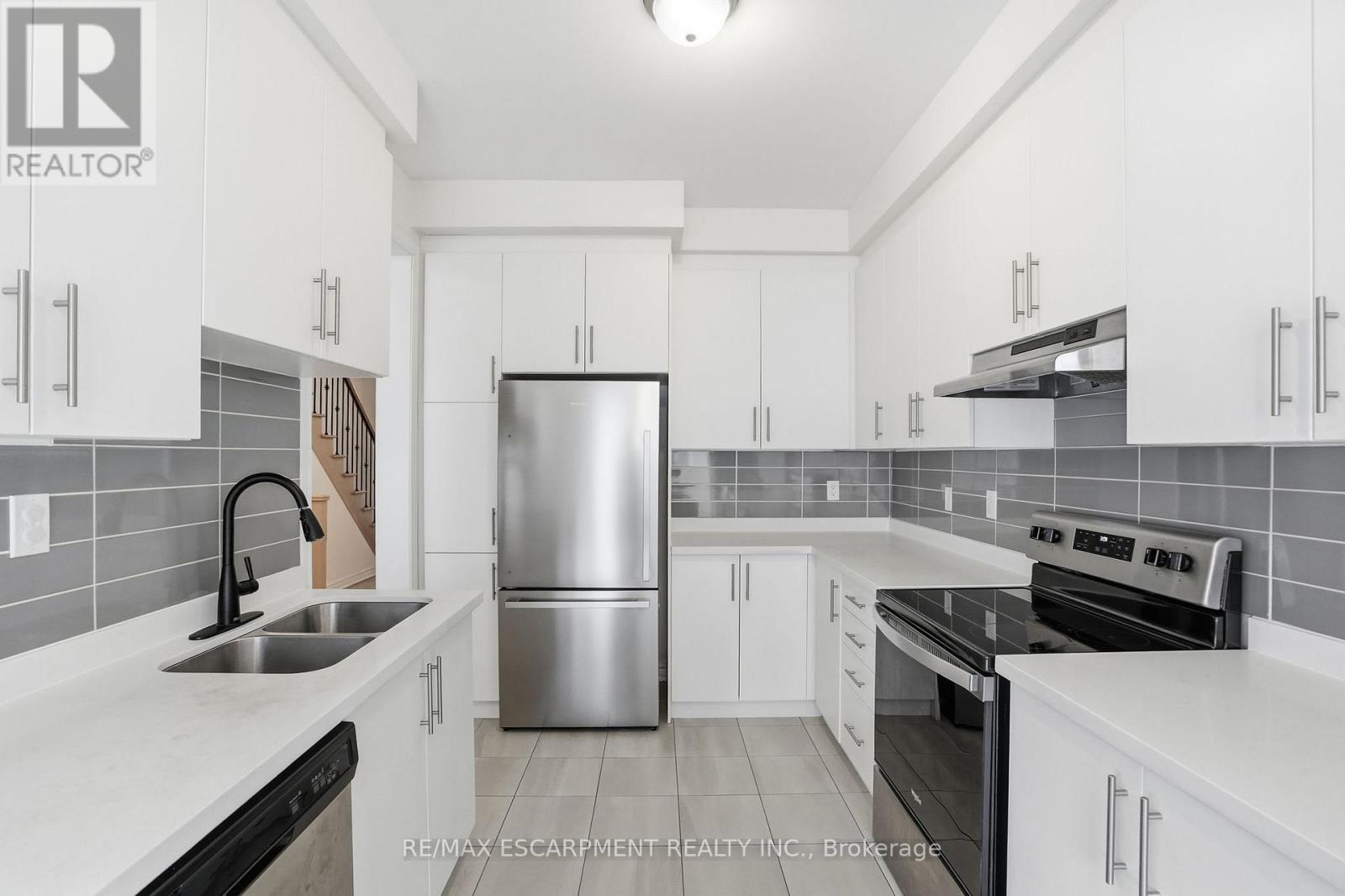 48 Harmony Way N, Thorold, Ontario  L2V 0H1 - Photo 11 - X13004314