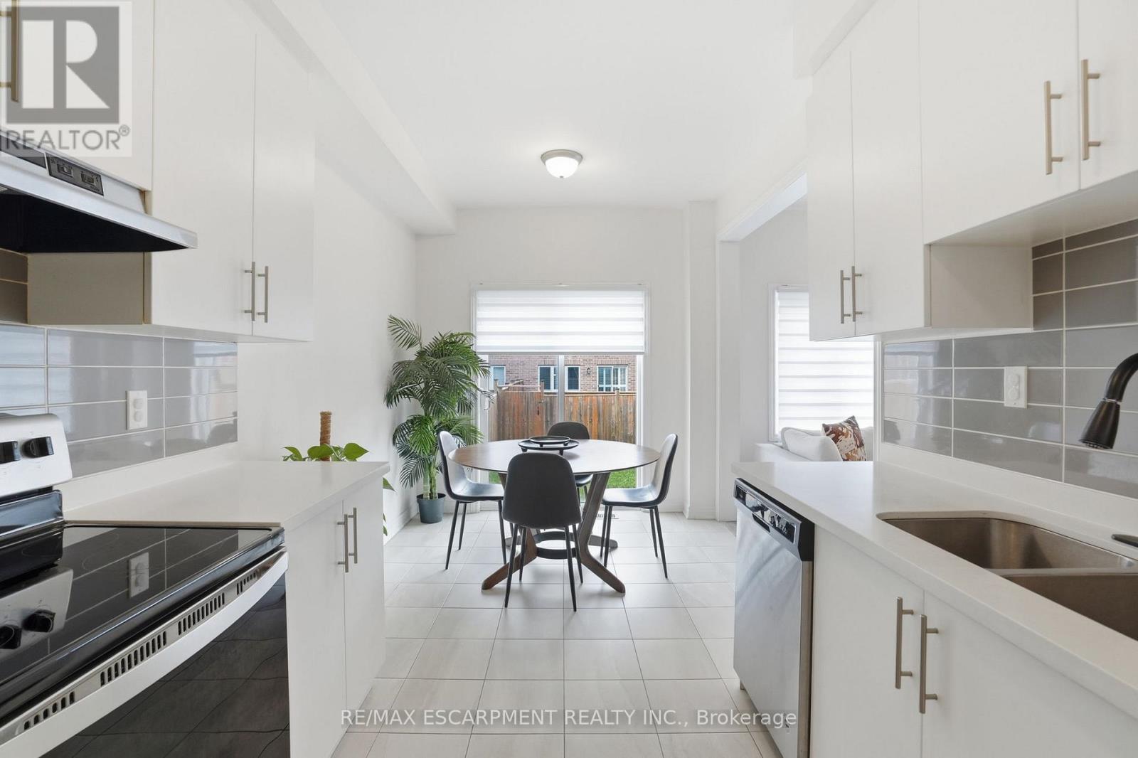 48 Harmony Way N, Thorold, Ontario  L2V 0H1 - Photo 14 - X13004314