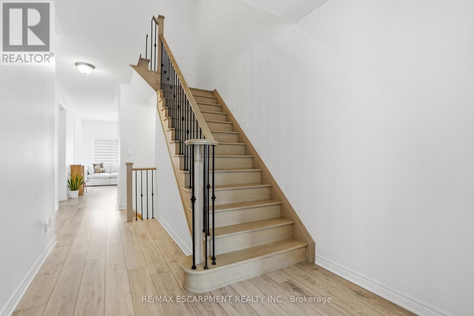 48 Harmony Way N, Thorold, Ontario  L2V 0H1 - Photo 16 - X13004314