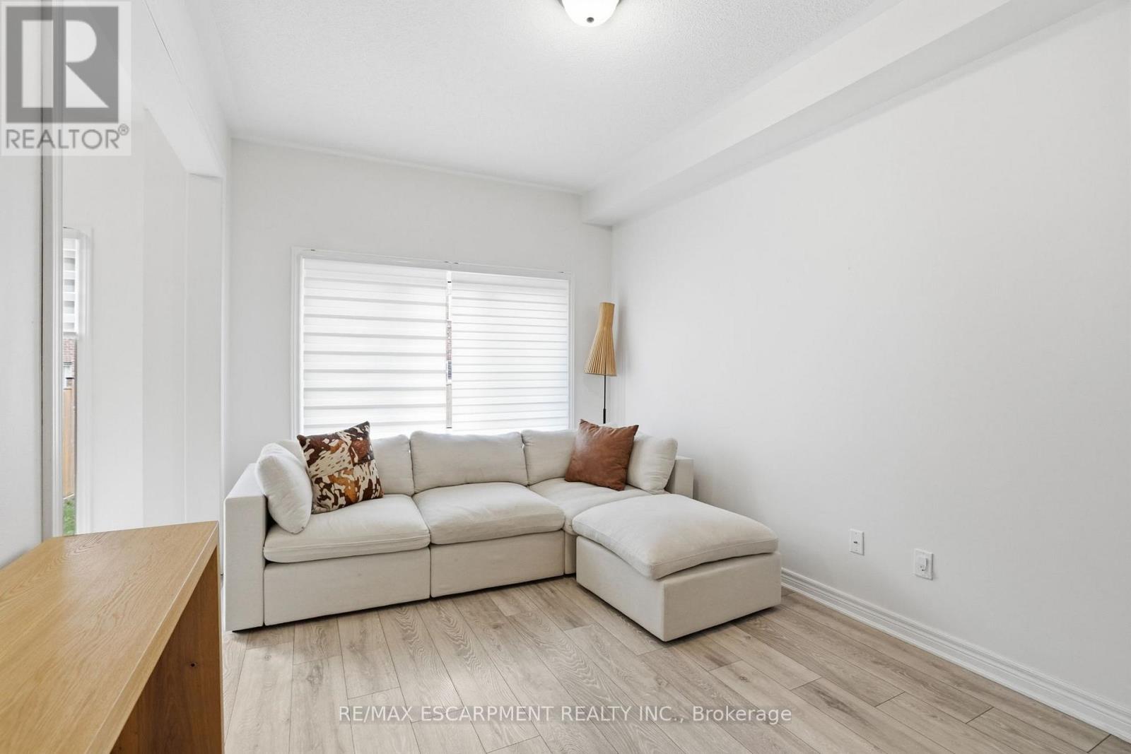 48 Harmony Way N, Thorold, Ontario  L2V 0H1 - Photo 6 - X13004314