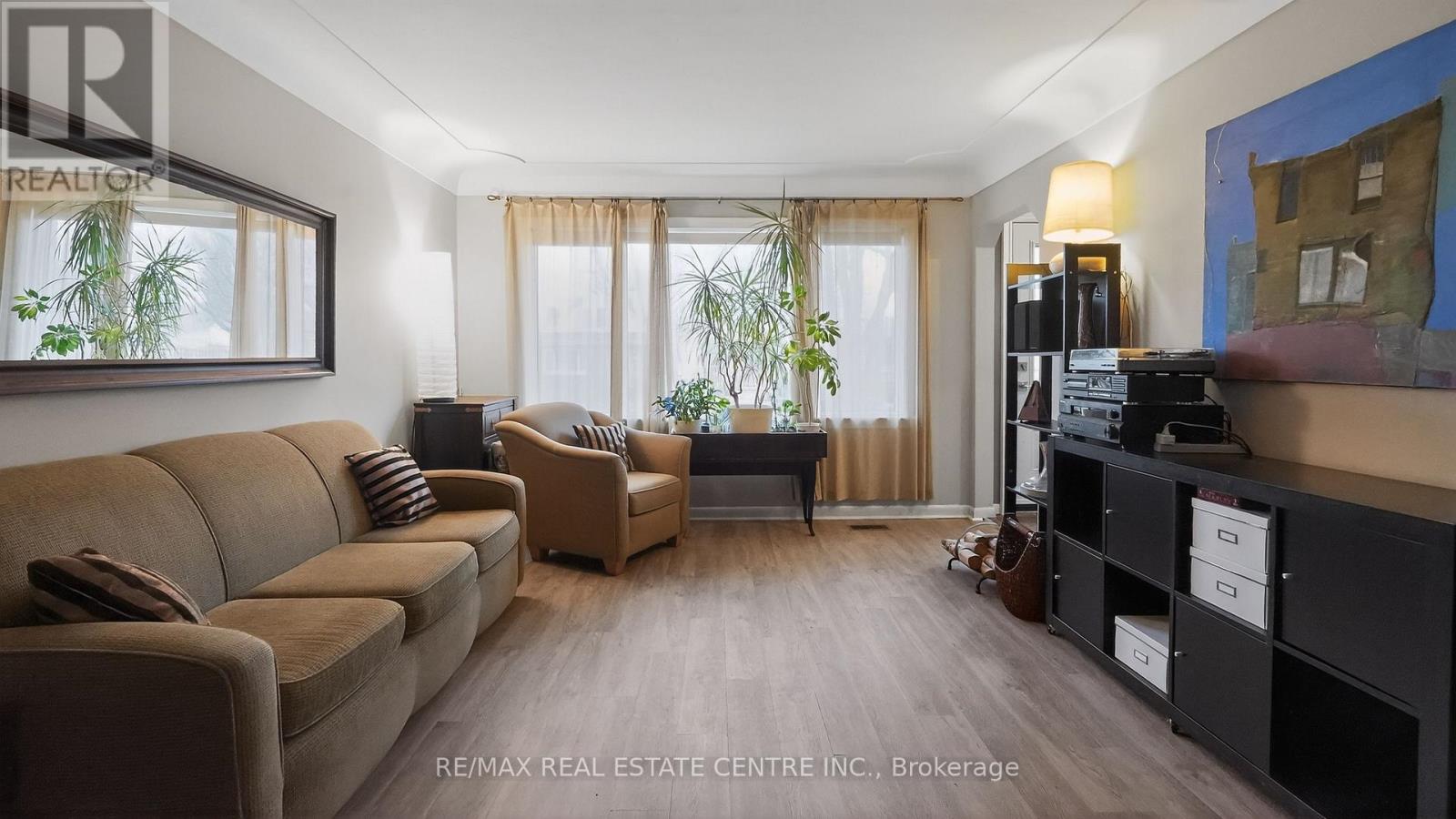 342 East 17th Street, Hamilton, Ontario  L9A 4M8 - Photo 8 - X13004340