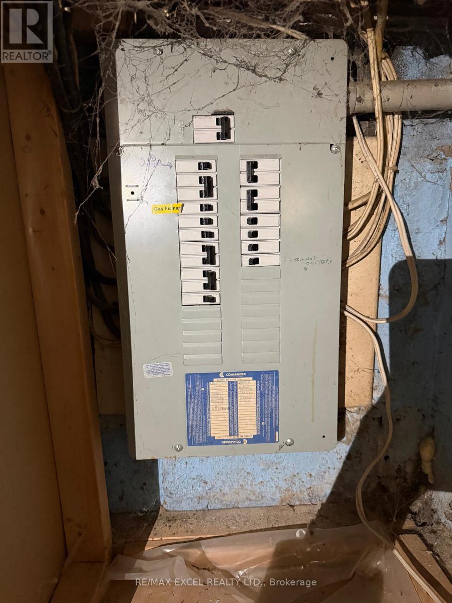 74 Banff Road, Toronto, Ontario  M4S 2V5 - Photo 17 - C12997744