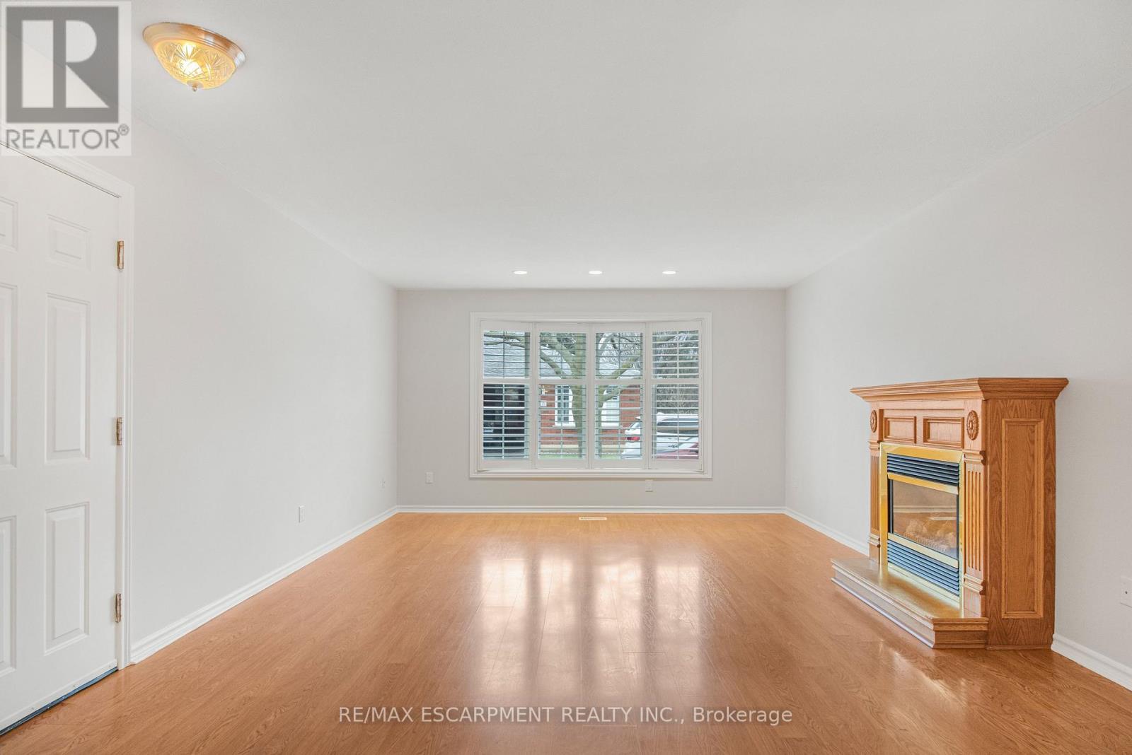 19 - 229 Lynden Road, Brantford, Ontario  N3R 8A7 - Photo 2 - X13002996