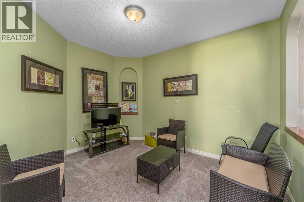 32 Evanspark Circle Nw, Calgary, Alberta  T3P 0B3 - Photo 7 - A2289929